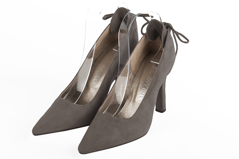 Taupe brown women's dress pumps, with a round neckline. Pointed toe. High slim heel. Front view - Florence KOOIJMAN